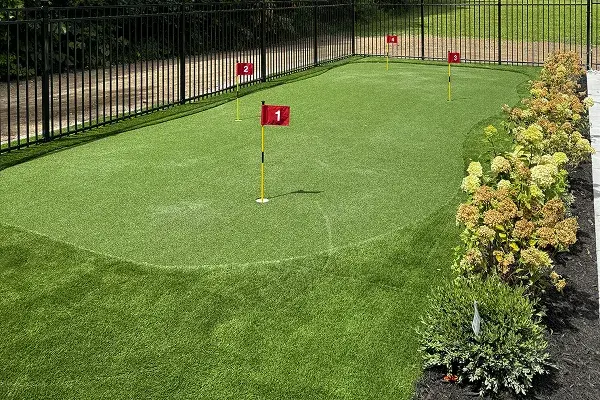 Premium synthetic turf putting green with precise slopes Toronto GTA